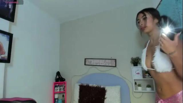 Image 3 of maddy_parker_ Stream on Chaturbate on 22 days ago