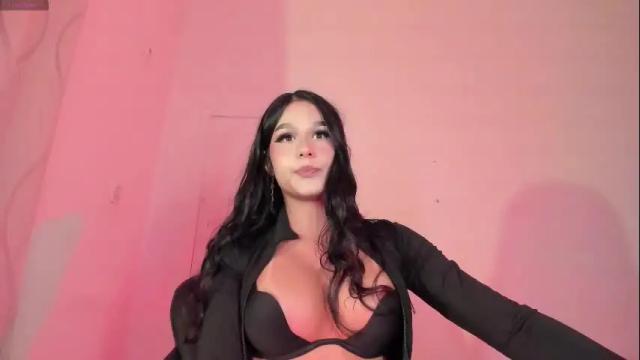 Image 10 of maddy_rios Stream on Chaturbate on 3 months ago