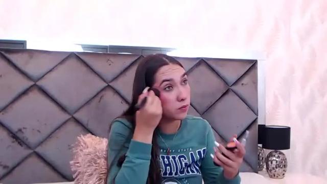 Image 4 of maddyevanson Stream on Chaturbate on 18 months ago