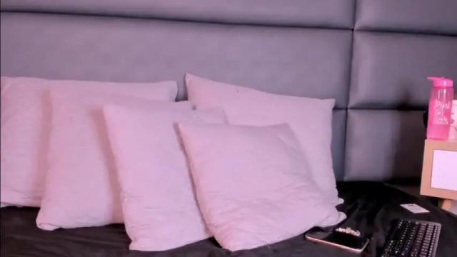 Image 12 of maddymorris Stream on Chaturbate on 13 months ago