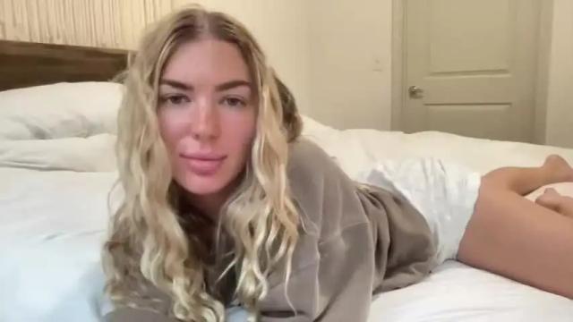 Image 2 of maddymurphy Stream on Chaturbate on 16 months ago