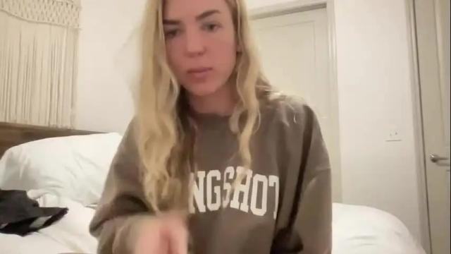 Image 3 of maddymurphy Stream on Chaturbate on 16 months ago