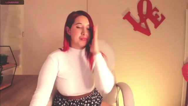 Image 6 of madelaine_blosson Stream on Chaturbate on 13 months ago