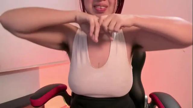 Image 7 of madelaine_blosson Stream on Chaturbate on 22 days ago