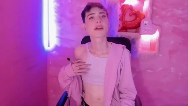 Image 10 of madelaine_petsch Stream on Chaturbate on 12 months ago