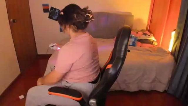 Image 2 of madelaine_taylor Stream on Chaturbate on 2 days ago