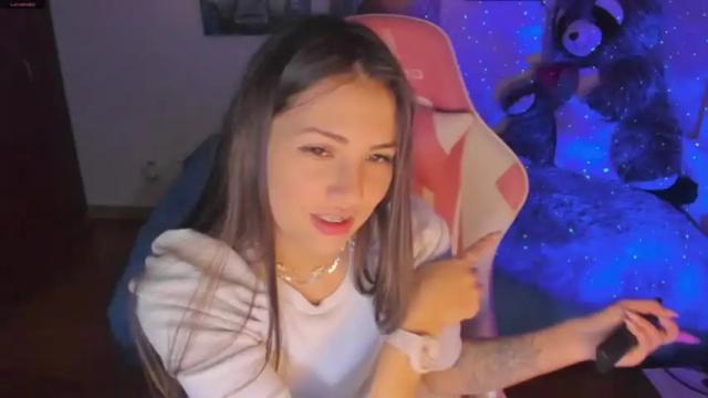 Image 2 of madeleine_shinobi Stream on Chaturbate on 17 months ago