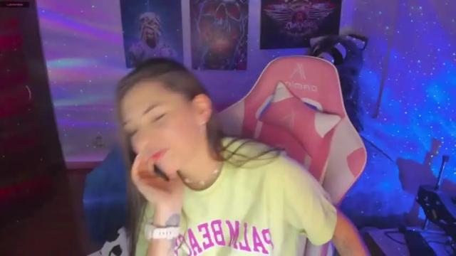 Image 4 of madeleine_shinobi Stream on Chaturbate on 16 months ago