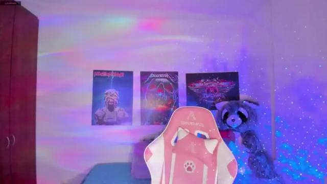 Image 8 of madeleine_shinobi Stream on Chaturbate on 16 months ago