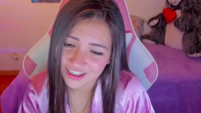 Image 8 of madeleine_shinobi Stream on Chaturbate on 16 months ago