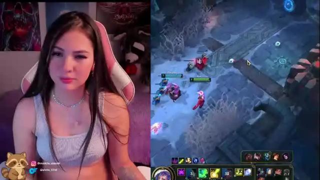 Image 11 of madeleine_shinobi Stream on Chaturbate on 25 days ago
