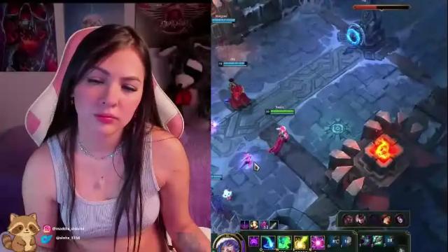 Image 12 of madeleine_shinobi Stream on Chaturbate on 25 days ago