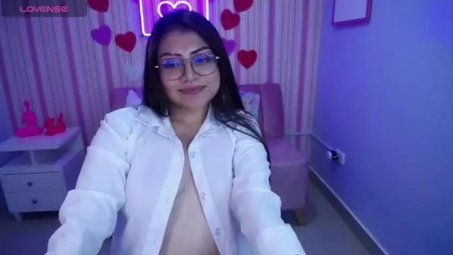 Image 12 of madelen_ch Stream on Chaturbate on 15 months ago