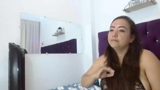 Image 3 of madeleynhall Stream on Chaturbate on 20 months ago