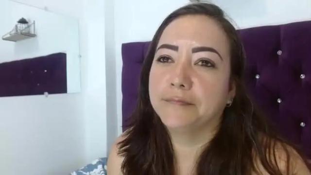 Image 4 of madeleynhall Stream on Chaturbate on 20 months ago