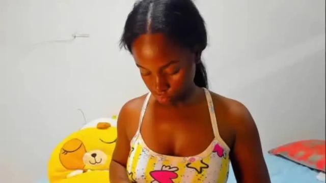 Image 4 of madelin_ferrer Stream on Chaturbate on 15 months ago