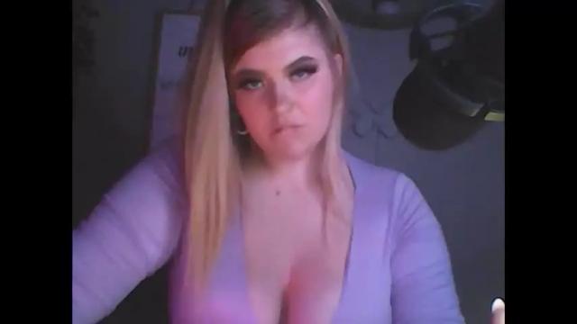 Image 3 of madiiiixoxo_ Stream on Chaturbate on 16 months ago