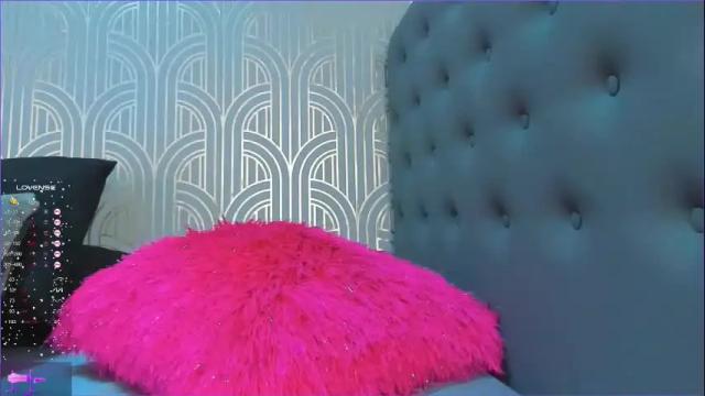 Image 4 of madison_milan Stream on Chaturbate on 21 days ago