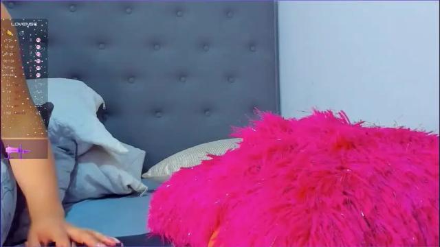 Image 3 of madison_milan Stream on Chaturbate on 2 months ago