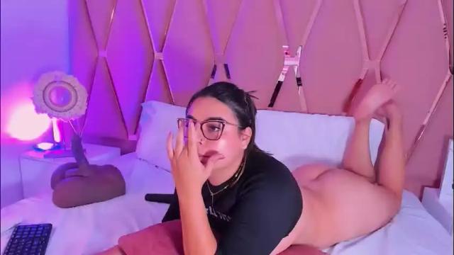 Image 12 of mady_james Stream on Chaturbate on 1 day ago