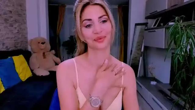 Image 4 of madyeroberts Stream on Chaturbate on 2 months ago