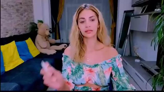 Image 6 of madyeroberts Stream on Chaturbate on 26 days ago