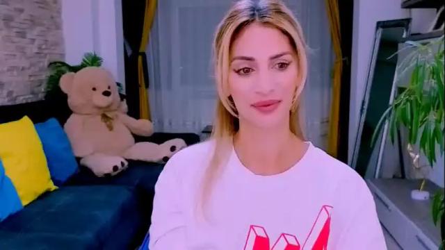 Image 2 of madyeroberts Stream on Chaturbate on 11 days ago