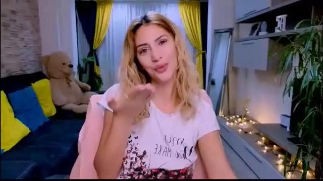 Image 3 of madyeroberts Stream on Chaturbate on 1 month ago