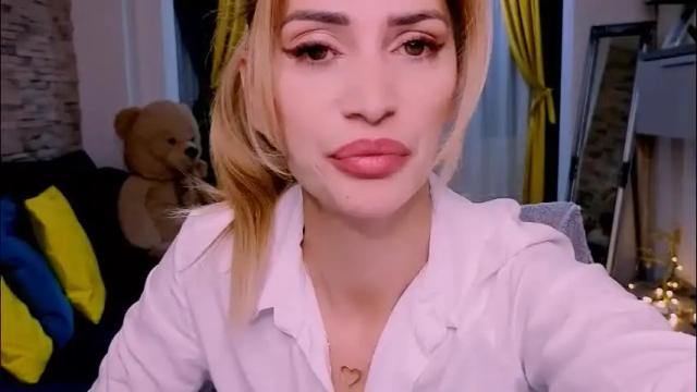 Image 8 of madyeroberts Stream on Chaturbate on 1 month ago