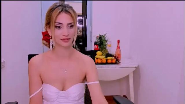 Image 4 of madyeroberts Stream on Chaturbate on 19 days ago