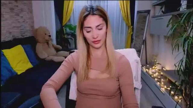 Image 6 of madyeroberts Stream on Chaturbate on 16 days ago