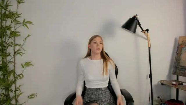 Image 7 of maecurson Stream on Chaturbate on 14 months ago