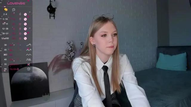 Image 4 of maecurson Stream on Chaturbate on 14 months ago