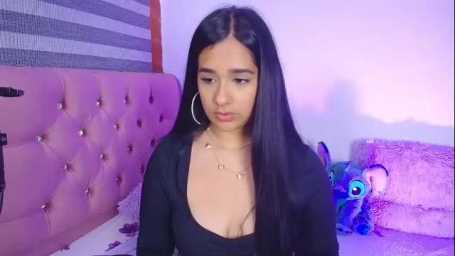 Image 3 of maeena Stream on Chaturbate on 28 days ago
