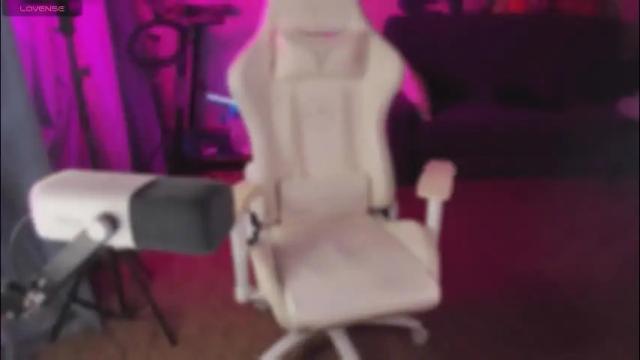 Image 3 of maevee Stream on Chaturbate on 1 month ago