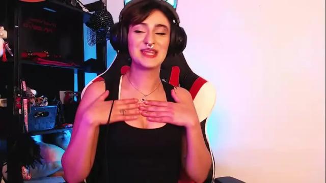 Image 12 of maevemads Stream on Chaturbate on 20 days ago
