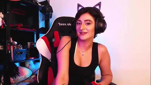Image 3 of maevemads Stream on Chaturbate on 20 days ago
