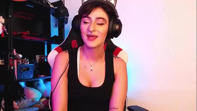 Image 7 of maevemads Stream on Chaturbate on 20 days ago
