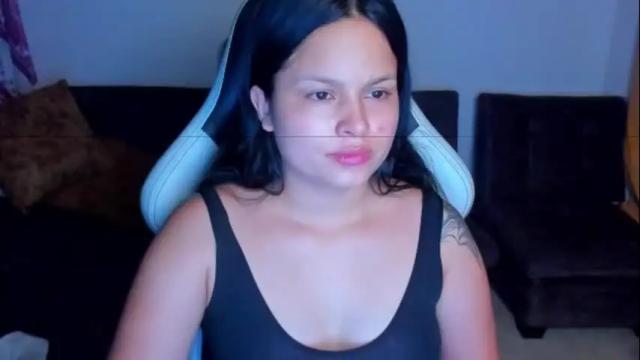 Image 2 of mafe23colombia Stream on Chaturbate on 2 months ago