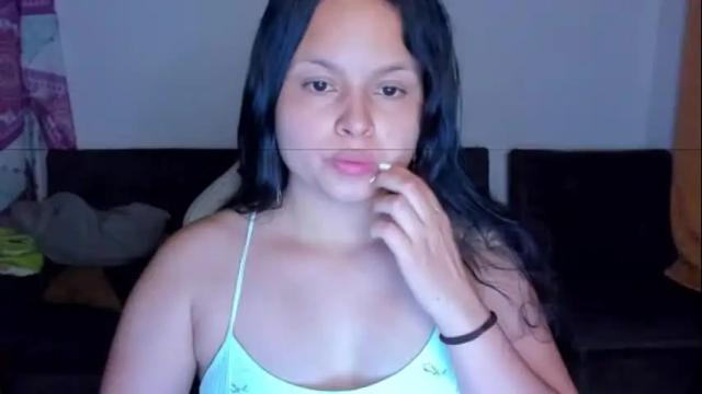 Image 2 of mafe23colombia Stream on Chaturbate on 2 months ago