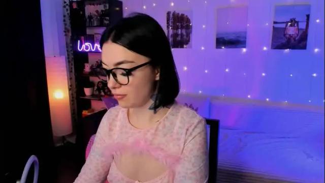 Image 2 of magic_alie Stream on Chaturbate on 14 days ago