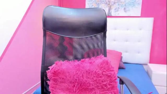 Image 12 of magic_axa_graham Stream on Chaturbate on 6 days ago
