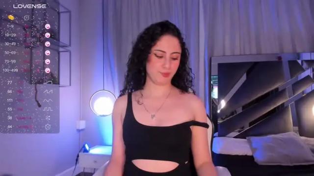 Image 3 of magic_cassandra Stream on Chaturbate on 12 months ago