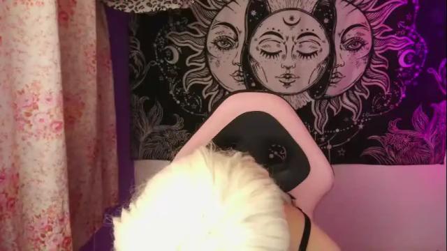 Image 4 of magic_clairewitch Stream on Chaturbate on 2 months ago