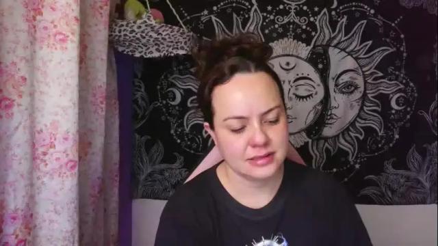 Image 4 of magic_clairewitch Stream on Chaturbate on 9 days ago
