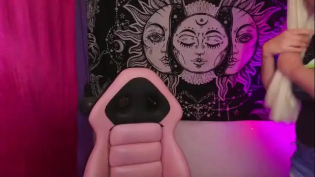 Image 4 of magic_clairewitch Stream on Chaturbate on 1 month ago