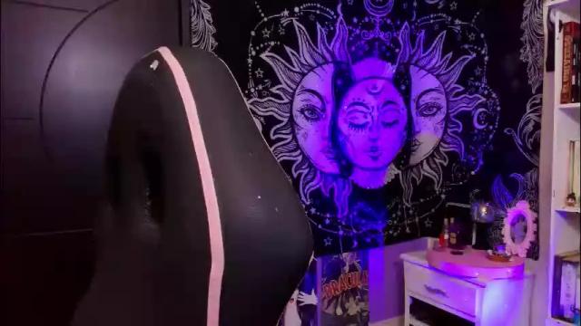 Image 2 of magic_clairewitch Stream on Chaturbate on 2 months ago