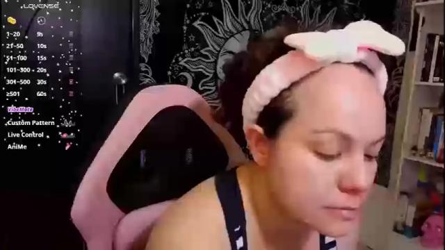 Image 2 of magic_clairewitch Stream on Chaturbate on 1 month ago