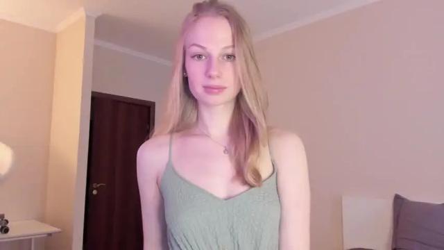 Image 2 of magic_couple13 Stream on Chaturbate on 13 months ago