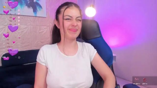 Image 2 of magic_fernanda Stream on Chaturbate on 6 months ago